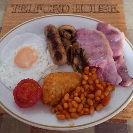 Bed and Breakfast Telford House Milton Keynes Esterno foto