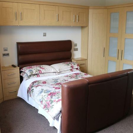 Bed and Breakfast Telford House Milton Keynes Esterno foto
