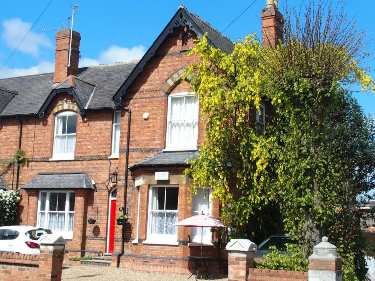 Bed and Breakfast Telford House Milton Keynes Esterno foto