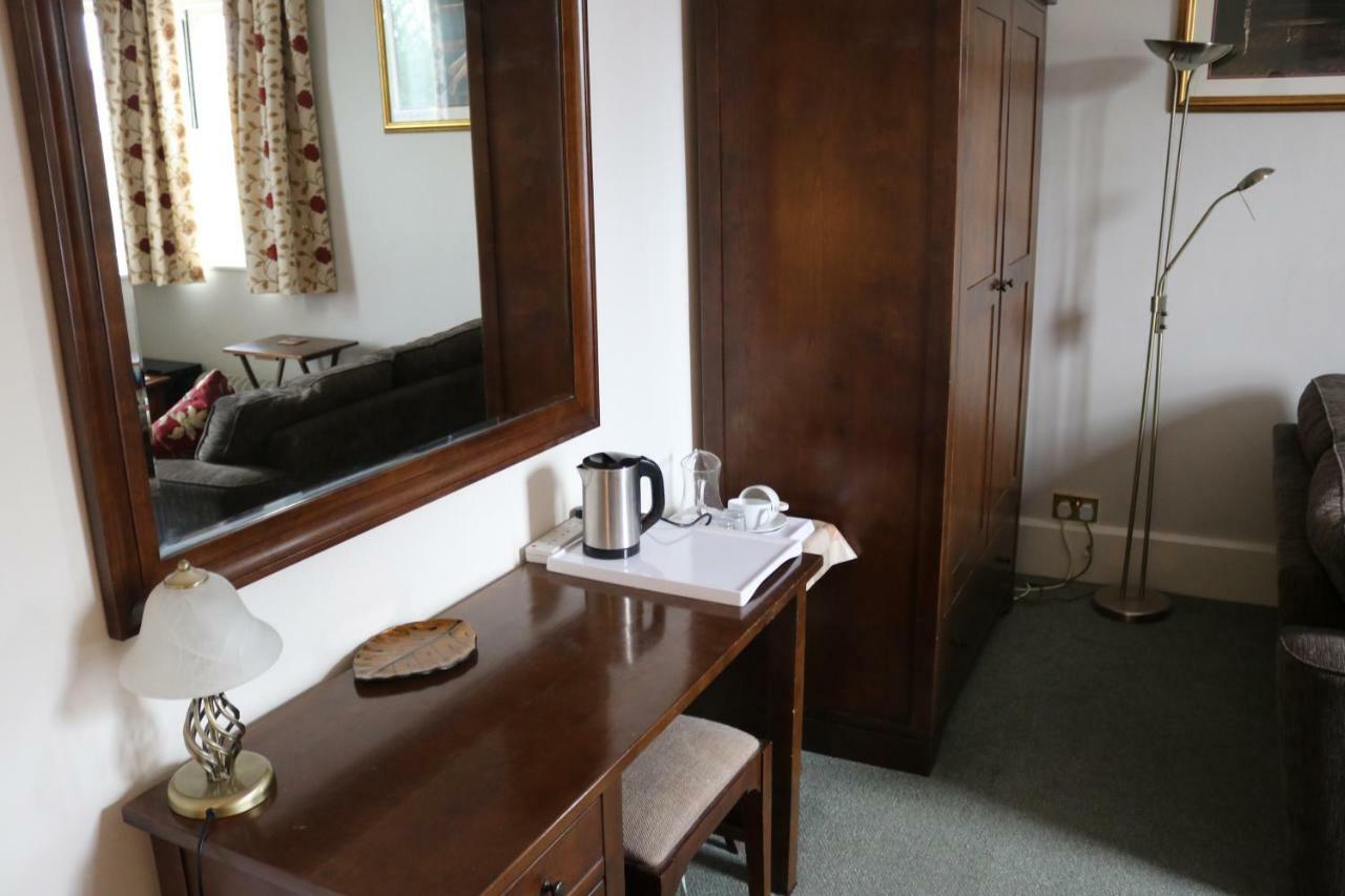 Bed and Breakfast Telford House Milton Keynes Esterno foto