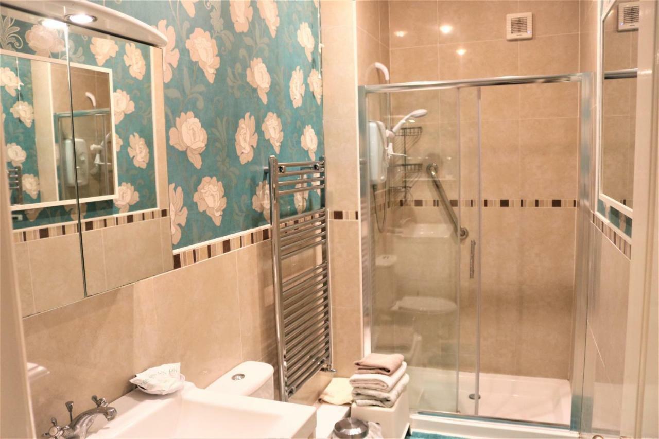 Bed and Breakfast Telford House Milton Keynes Esterno foto