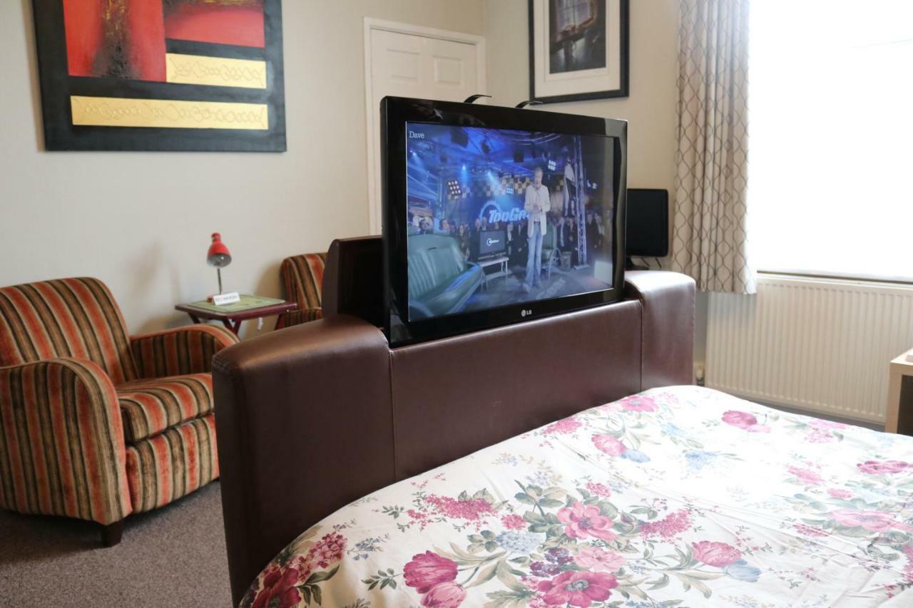 Bed and Breakfast Telford House Milton Keynes Esterno foto